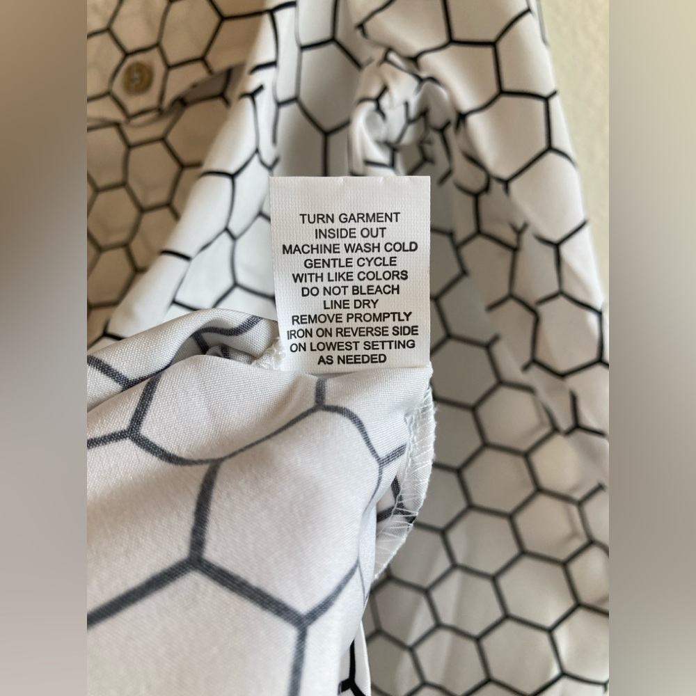 Notations White and Black Hexagon Print Button-Down Blouse Size M - Picture 8 of 9